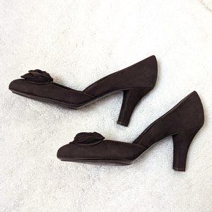 ANNE KLEIN - brown suede Heels -  size 6
